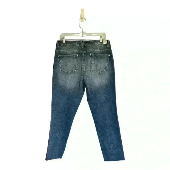 Democracy Flex-ellent Raw Hem Cropped Jeans Medium Wash Pearl Accents Women’s 10 - Picture 4 of 10